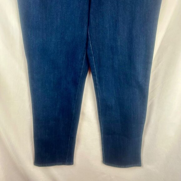 NEW Gloria Vanderbilt Amanda Slimming Jeans Women 10 Short Blue Dark Wash - Picture 3 of 8